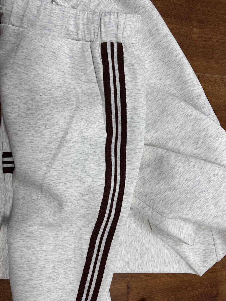 Vintage-Inspired Grey and White Half-Zip Sweatshirt with Wide-Leg Trousers Set
