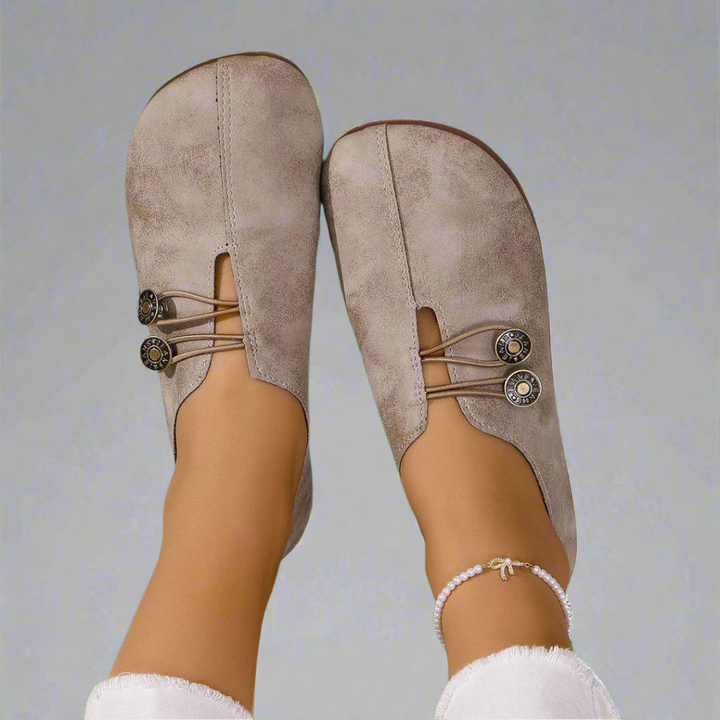Kreszentia | Cozy Button Slip-On Shoes