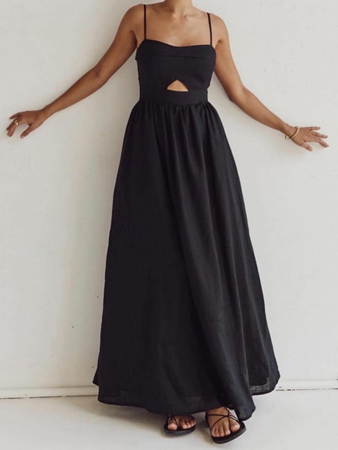 Women's Sleeveless Maxi Dress with Cut-Out and Pockets