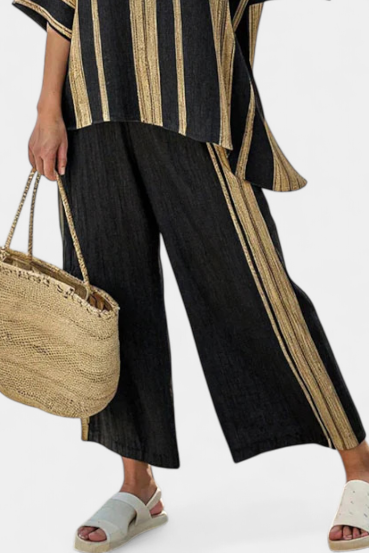 Tamara – oversized striped top and relaxed linen trousers