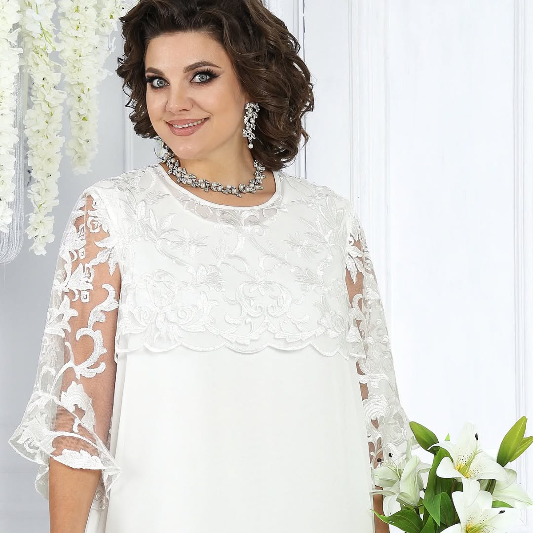 Women's Round Neck Embroidered Patchwork Dress