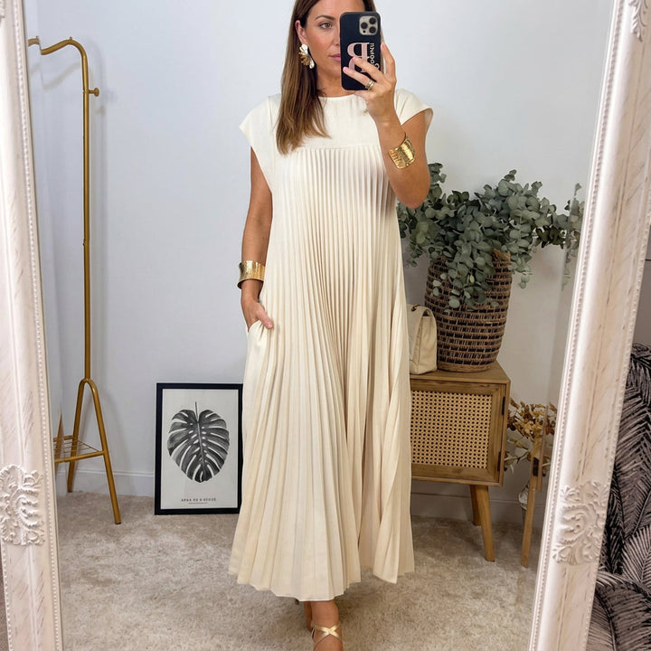Ana - Classic Comfort Dress