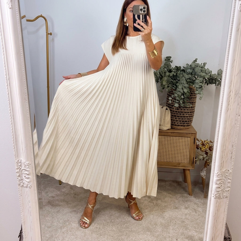 Ana - Classic Comfort Dress