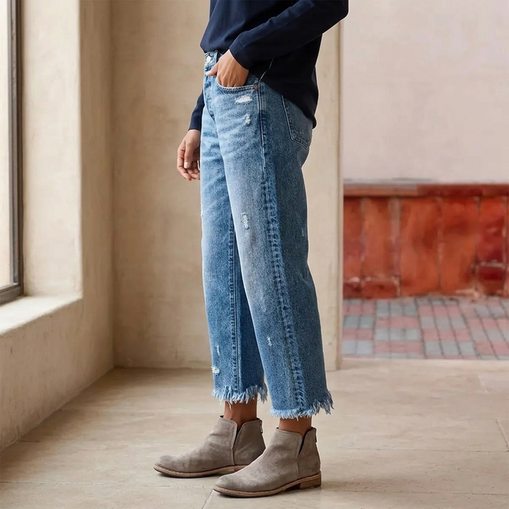 Vivara™ – Vintage-Inspired Cropped Straight Leg Jeans with Fringe