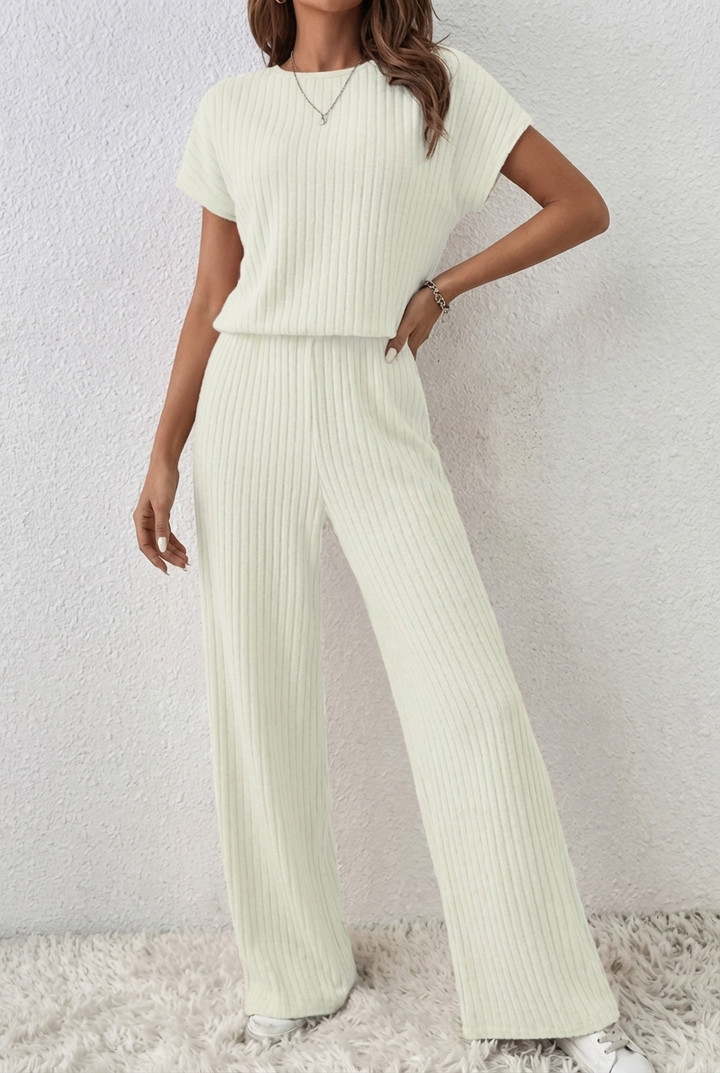 ElevenOra Stylish Cream White Zipper-Up Stand Collar Oversized Short-Sleeve Sweater & Wide-Leg Trousers - Ribbed Knit Two-Piece Ensemble