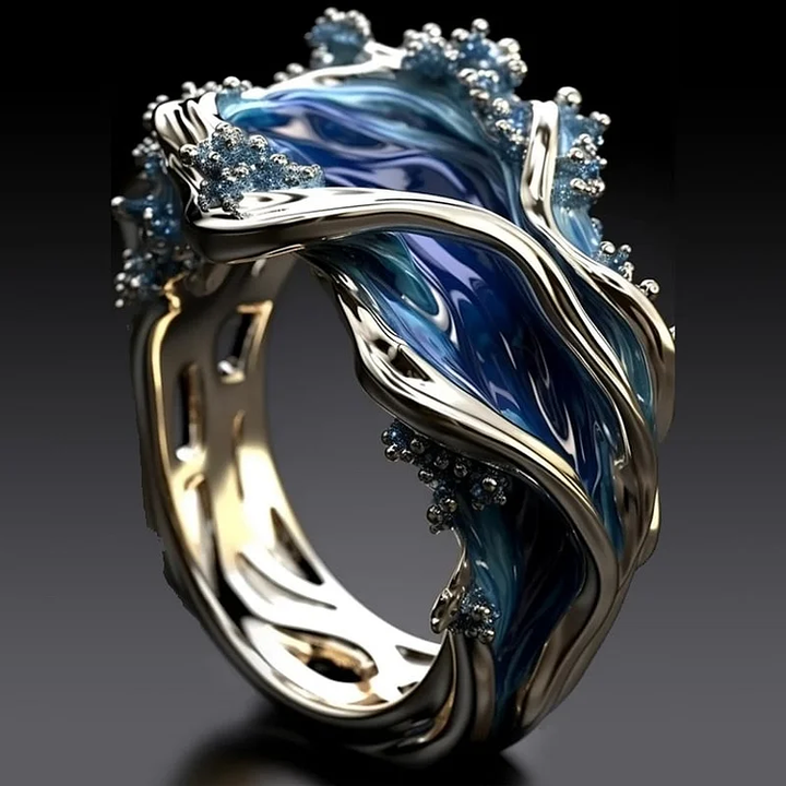 Retro Gold Ring Featuring Ocean Wave Design