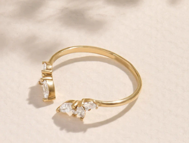 Noelia - Ring made of golden crystal glass